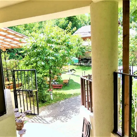 Guest house Leyla Castel