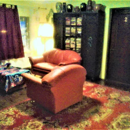 Guest house Leyla Castel 2*