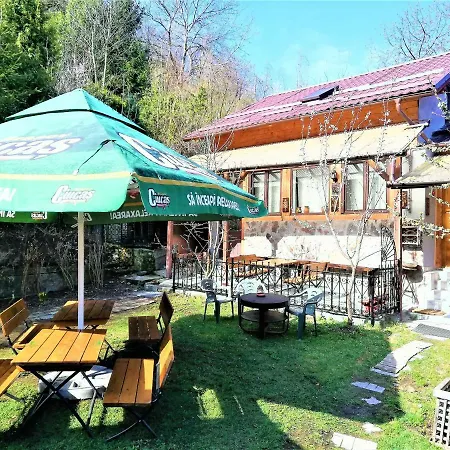 Guest house Leyla Castel 2*